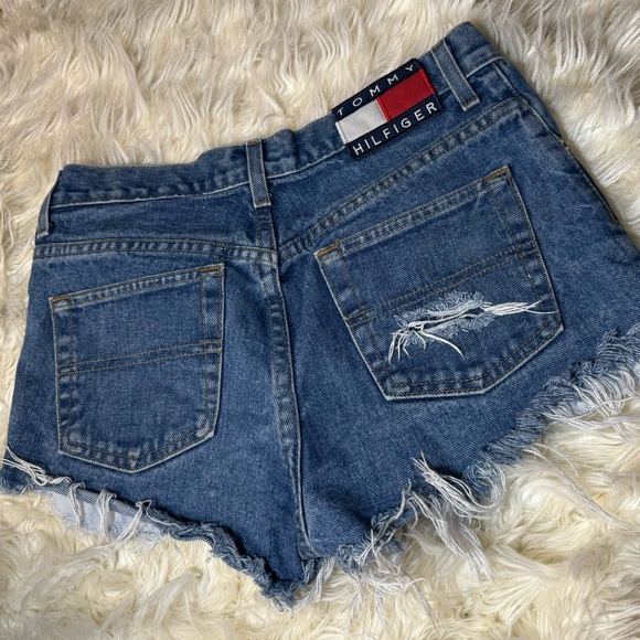 Tommy Hilfiger Shorts - Picture 3 of 6